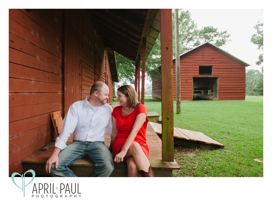 Barn engagement shoot in Mississippi